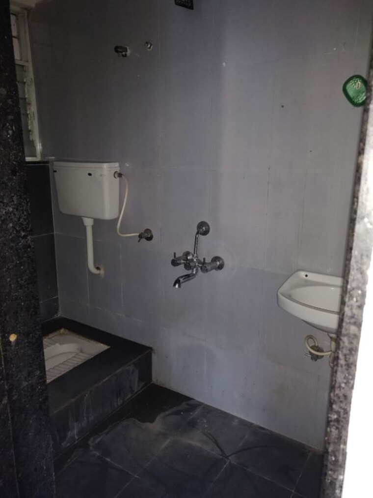 Bathroom, pride-silver-oak 1 Bedroom 525 Sq.Ft. Apartment In Rahatani Pune 10547830