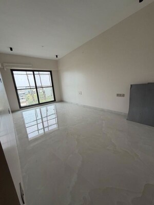 Room in 3 BHK Apartment at Juhu Road – for Sale