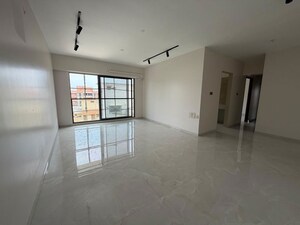 Room in 3 BHK Apartment at Juhu Road – for Sale