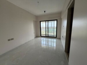 Room in 3 BHK Apartment at Juhu Road – for Sale