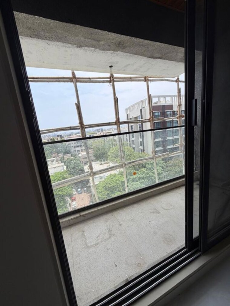 Balcony, juhu road 3 Bedroom 1219 Sq.Ft. Apartment In Juhu Road Mumbai 10547904