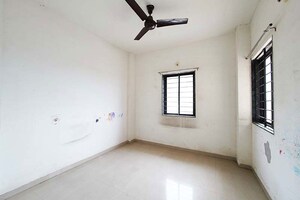 Room in 2.5 BHK Apartment at Gota – for Sale