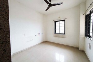 Room in 2.5 BHK Apartment at Gota – for Sale