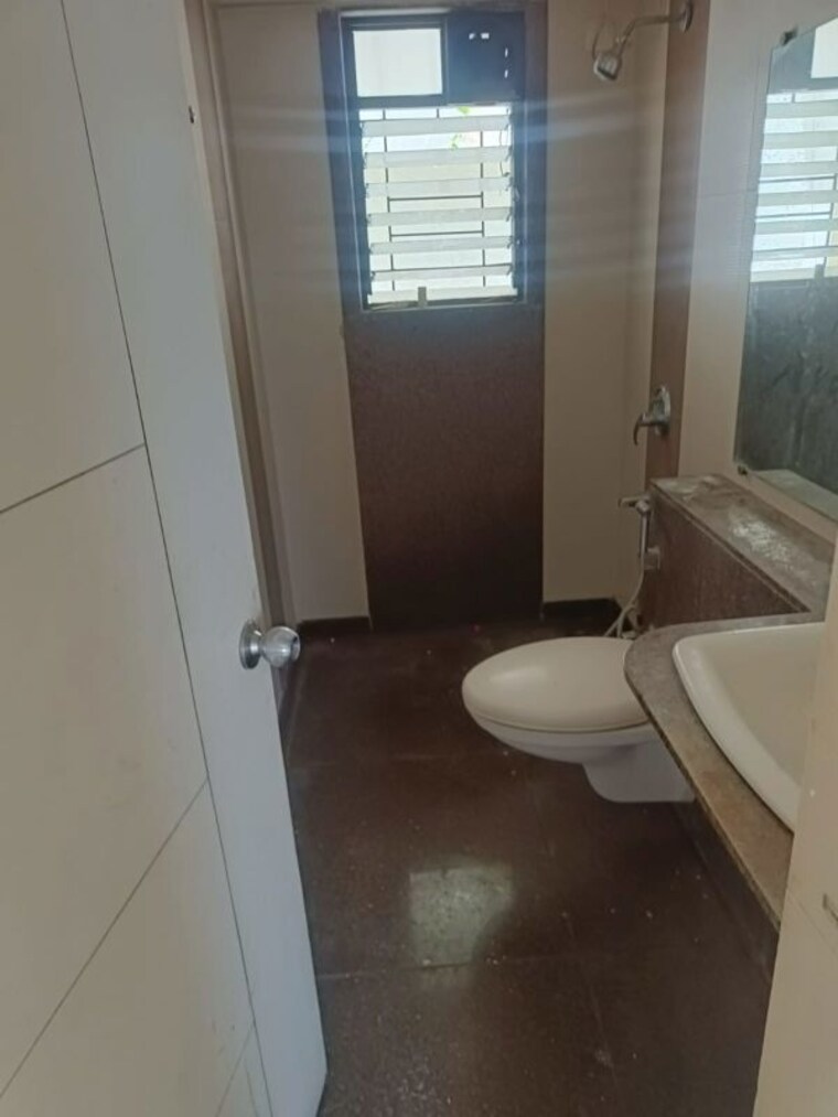 Bathroom, kalpataru-splendour 2 Bedroom 840 Sq.Ft. Apartment In Wakad Pune 10547948