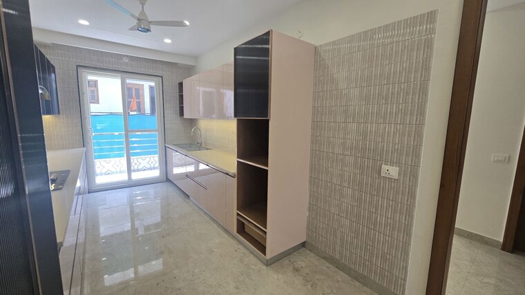 Room, sector 9a 4 Bedroom 2600 Sq.Ft. Builder Floor In Sector 9a Gurgaon 10547964