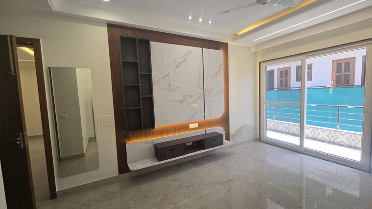 Room, sector 9a 4 Bedroom 2600 Sq.Ft. Builder Floor In Sector 9a Gurgaon 10547964