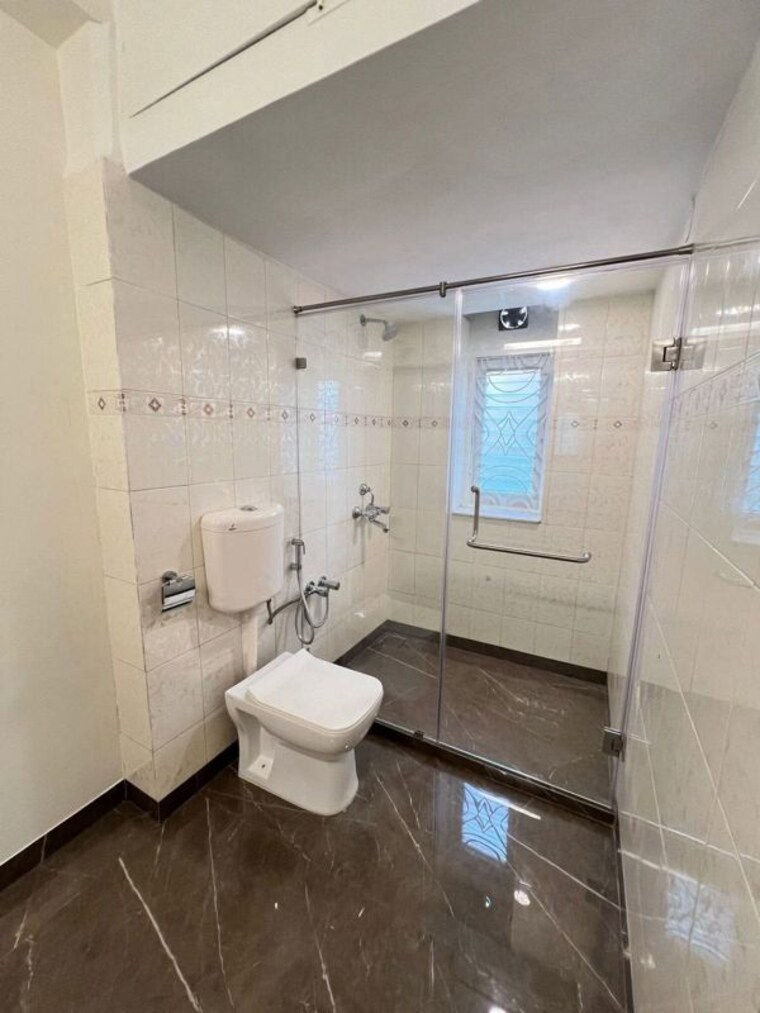 Bathroom, gym-view 3 Bedroom 1200 Sq.Ft. Apartment In Khar West Mumbai 10547986