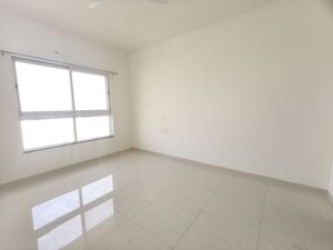 Room in 2 BHK Apartment at K Raheja Sterling, Mohammadwadi – for Rent