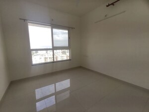 Room in 2 BHK Apartment at K Raheja Sterling, Mohammadwadi – for Rent