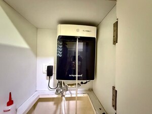 Furnished Amenities in 2 BHK Apartment at Lalani Grandeur, Goregaon East – for Rent