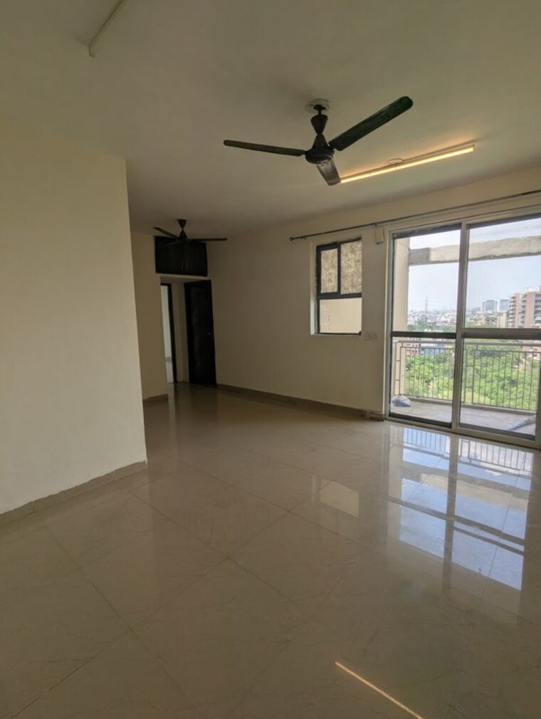 Room, unitech-uniworld-gardens-2 2 Bedroom 973 Sq.Ft. Apartment In Sector 47 Gurgaon 10548032