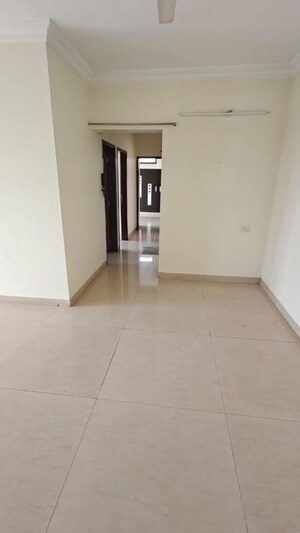 2 BHK Apartment For Rent in K Raheja Heights, Malad East