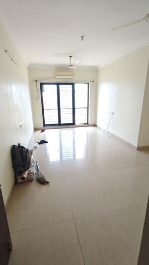 Room in 2 BHK Apartment at K Raheja Heights, Malad East – for Rent