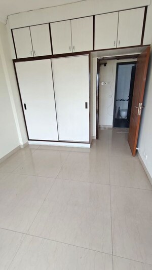 Room in 2 BHK Apartment at K Raheja Heights, Malad East – for Rent