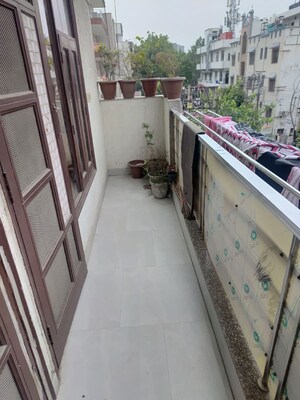 Balcony in 2 BHK Builder Floor at Old Dlf – for Rent