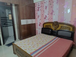 Bedroom in 2 BHK Builder Floor at Old Dlf – for Rent