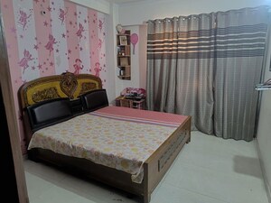 Bedroom in 2 BHK Builder Floor at Old Dlf – for Rent