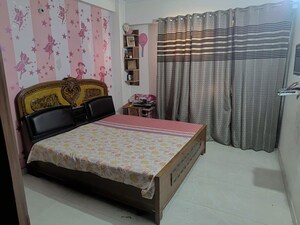 Bedroom in 2 BHK Builder Floor at Old Dlf – for Rent