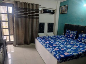 Bedroom in 2 BHK Builder Floor at Old Dlf – for Rent