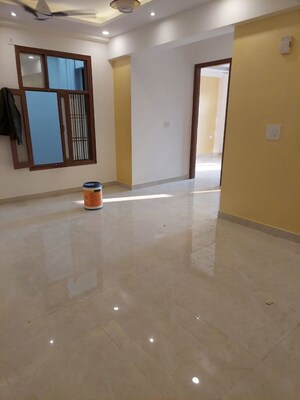 Room in 2 BHK Builder Floor at Old Dlf – for Rent