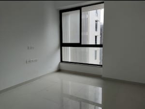Room in 1.5 BHK Apartment at Sunteck Avenue 2, Goregaon West – for Rent