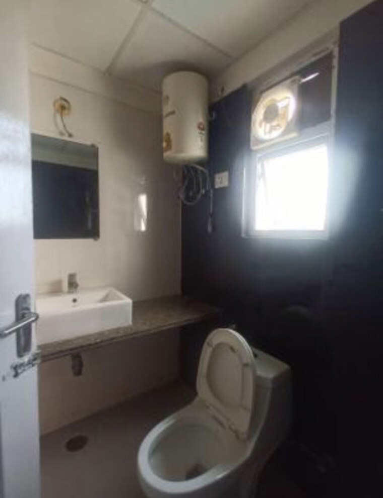 Bathroom, akash-residency-ghaziabad 2 Bedroom 500 Sq.Ft. Apartment In Duhai Ghaziabad 10548094