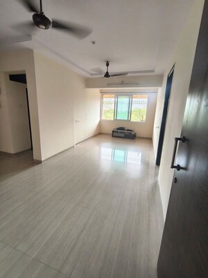 Room in 2 BHK Apartment at Thane West – for Sale