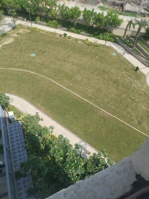  Plot – Garden View at BPTP Amstoria, Sector 102 - for Sale