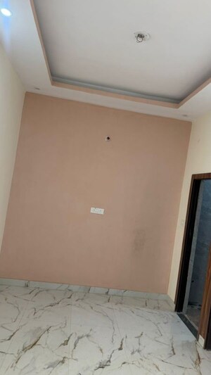 Room in 4 BHK Apartment at Amrapali Verona Heights, Tech Zone 4 Greater Noida – for Rent