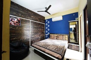 Room in 2 BHK Apartment at Nava Naroda – for Sale