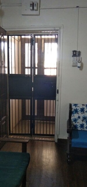 Room in 3 BHK Apartment at Gananjay Society, Kothrud – for Rent