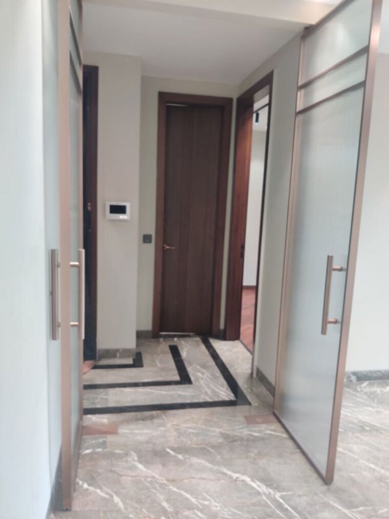 undefined, green park extension 4 Bedroom 300 Sq.Yd. Builder Floor In Green Park Extension Delhi 10548182
