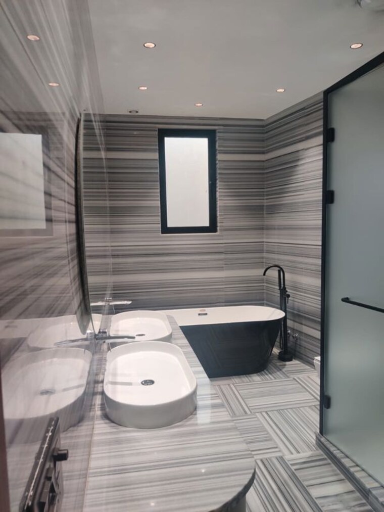Bathroom, green park extension 4 Bedroom 300 Sq.Yd. Builder Floor In Green Park Extension Delhi 10548182
