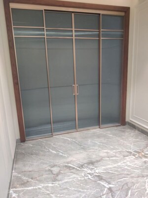 Room in 4 BHK Builder Floor at Green Park Extension – for Sale