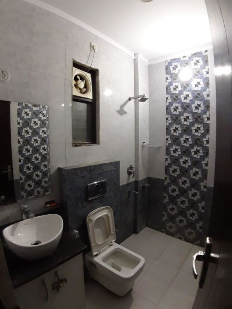 Bathroom, radha-krishna-apartments-ghaziabad 2 Bedroom 1150 Sq.Ft. Apartment In Sanjay Nagar Ghaziabad 10548203
