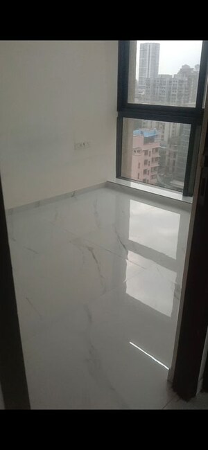 Room in 2 BHK Apartment at Level The Residences, Andheri West – for Rent