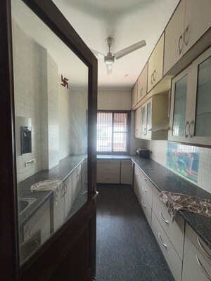 Kitchen in 2 BHK Builder Floor at Sector 42 – for Rent