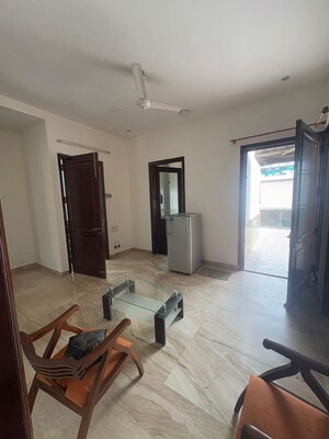 Living Room in 2 BHK Builder Floor at Sector 42 – for Rent
