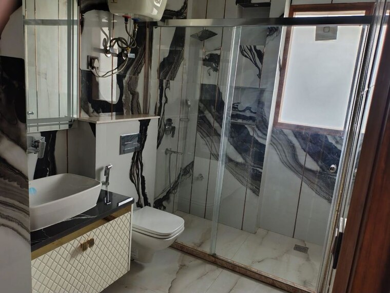 Gym, dlf phase ii 4 Bedroom 500 Sq.Yd. Builder Floor In Dlf Phase ii Gurgaon 10548271