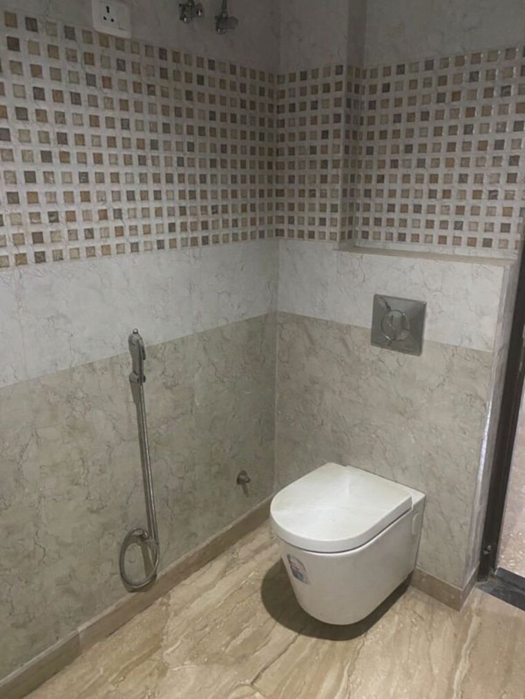 Bathroom, sector 10 4 Bedroom 358 Sq.Yd. Builder Floor In Sector 10 Gurgaon 10548279