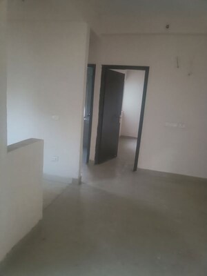 Room in 2 BHK Apartment at AIG Park Avenue, Sector 4 Greater Noida – for Sale