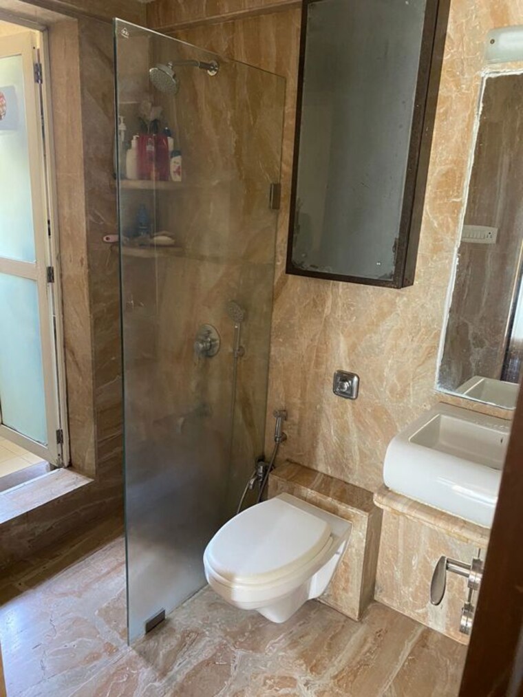 Attached Bathroom, santacruz west 3 Bedroom 900 Sq.Ft. Apartment In Santacruz West Mumbai 10548284