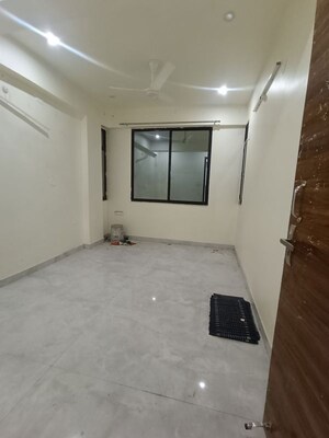 Room in 3 BHK Builder Floor at Salimpur Ahra – for Rent