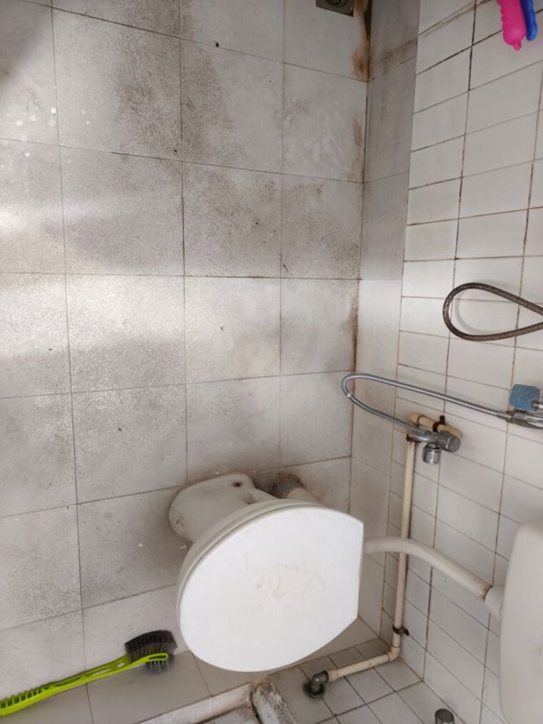 Bathroom, army-welfare-chs 3 Bedroom 1700 Sq.Ft. Apartment In Nerul Navi Mumbai 10548296