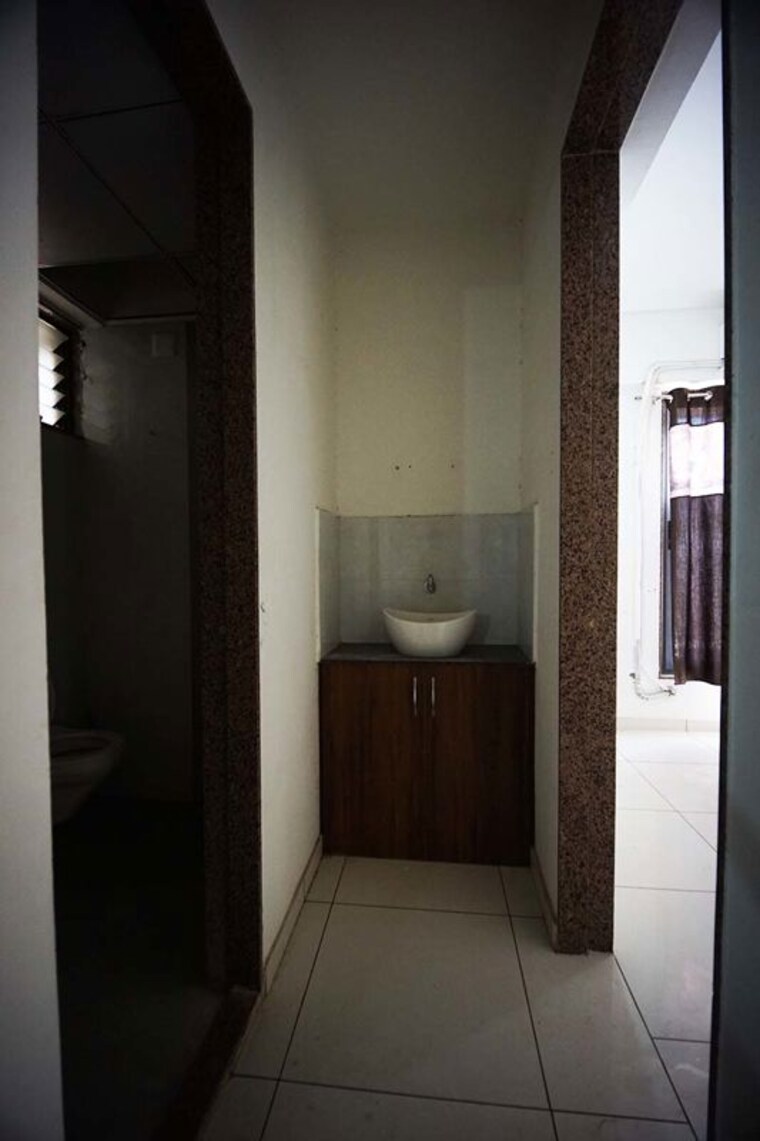 Bathroom, ramdev-altezza 2 Bedroom 138 Sq.Yd. Apartment In Zundal Ahmedabad 10548281