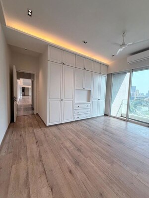Room in 6+ BHK Apartment at Windsor Grande Residences, Andheri West – for Rent