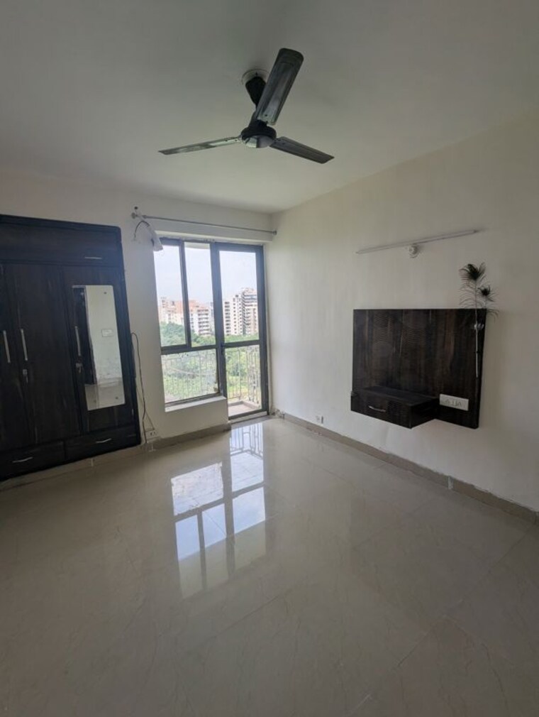 Room, unitech-uniworld-gardens-2 2 Bedroom 975 Sq.Ft. Apartment In Sector 47 Gurgaon 10548311