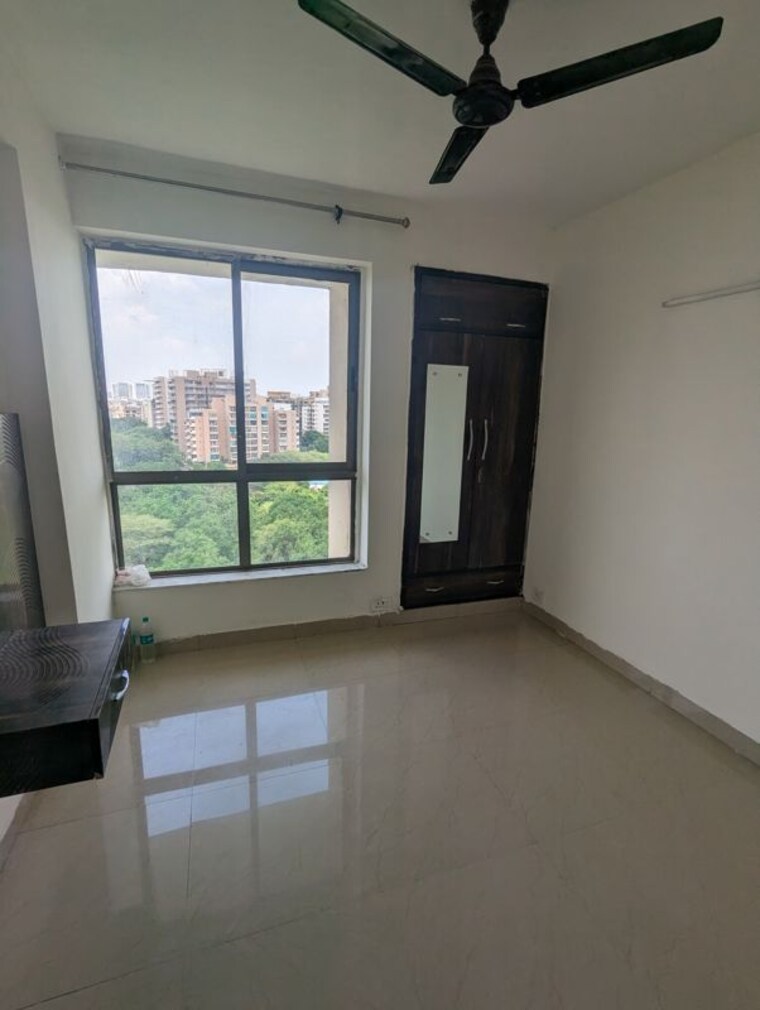 Room, unitech-uniworld-gardens-2 2 Bedroom 975 Sq.Ft. Apartment In Sector 47 Gurgaon 10548311