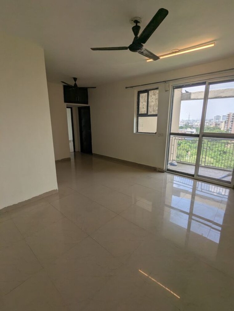 Room, unitech-uniworld-gardens-2 2 Bedroom 975 Sq.Ft. Apartment In Sector 47 Gurgaon 10548311