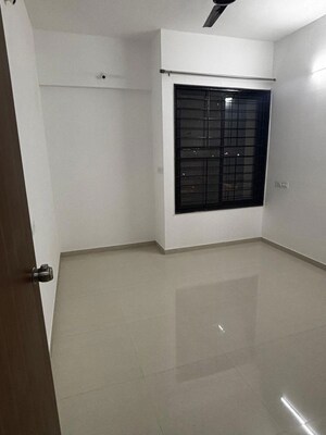 Room in 2 BHK Apartment at Kohinoor Sportsville, Hinjewadi – for Rent